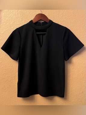 Ann Taylor Mock Neck Keyhole Cutout Top Back Zip Black SP